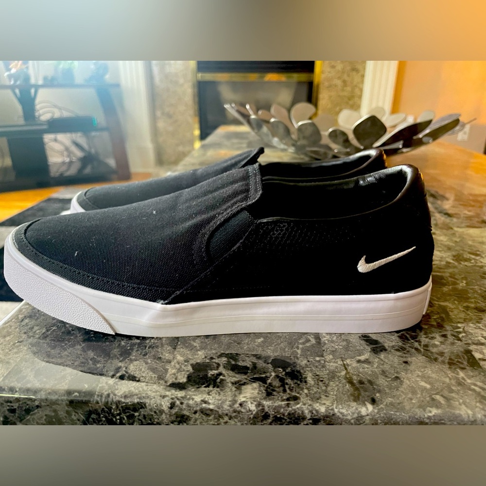 Nike women’s slide on shoes